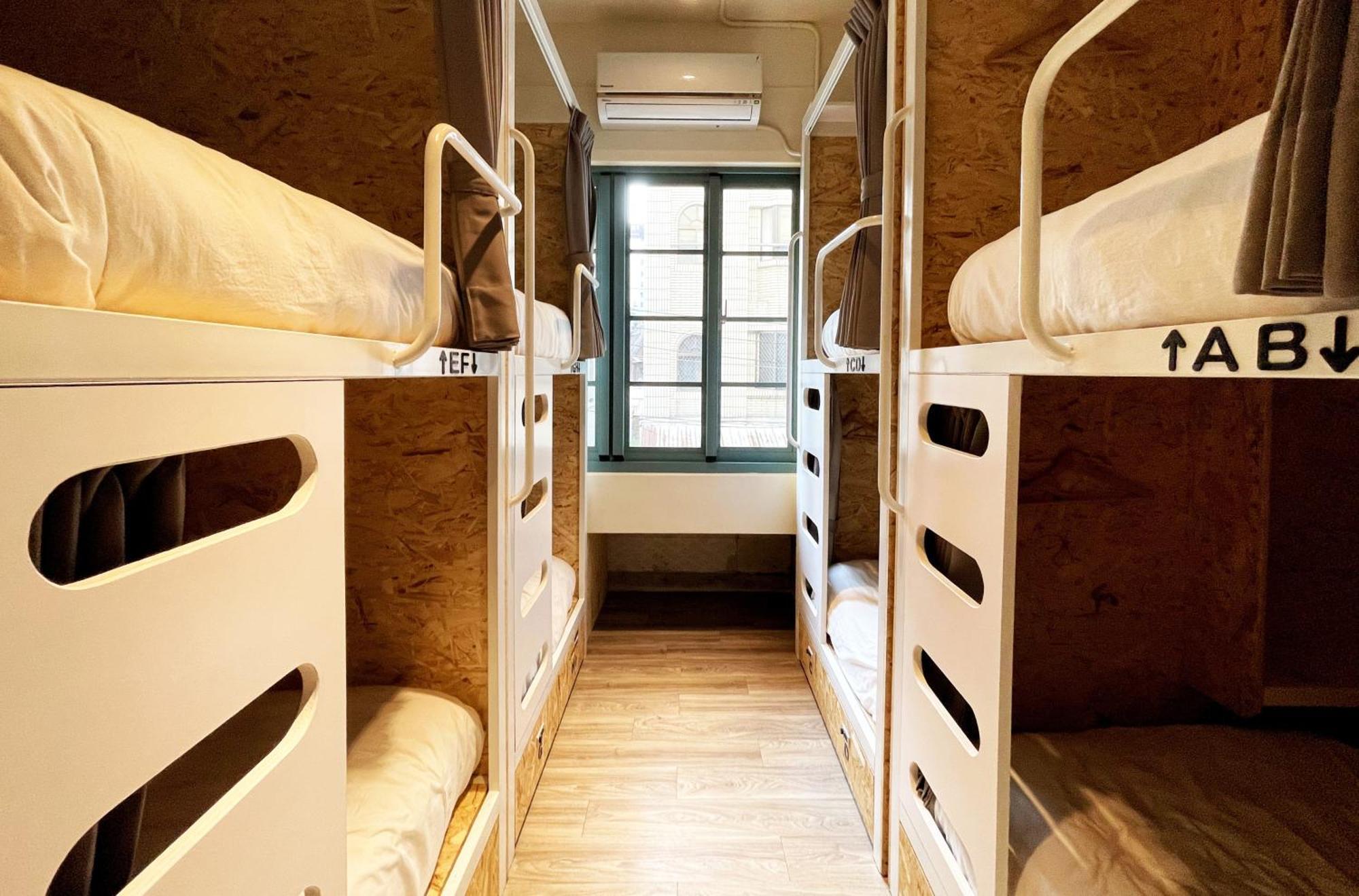 Funtime Hostel Chiayi City Exterior photo