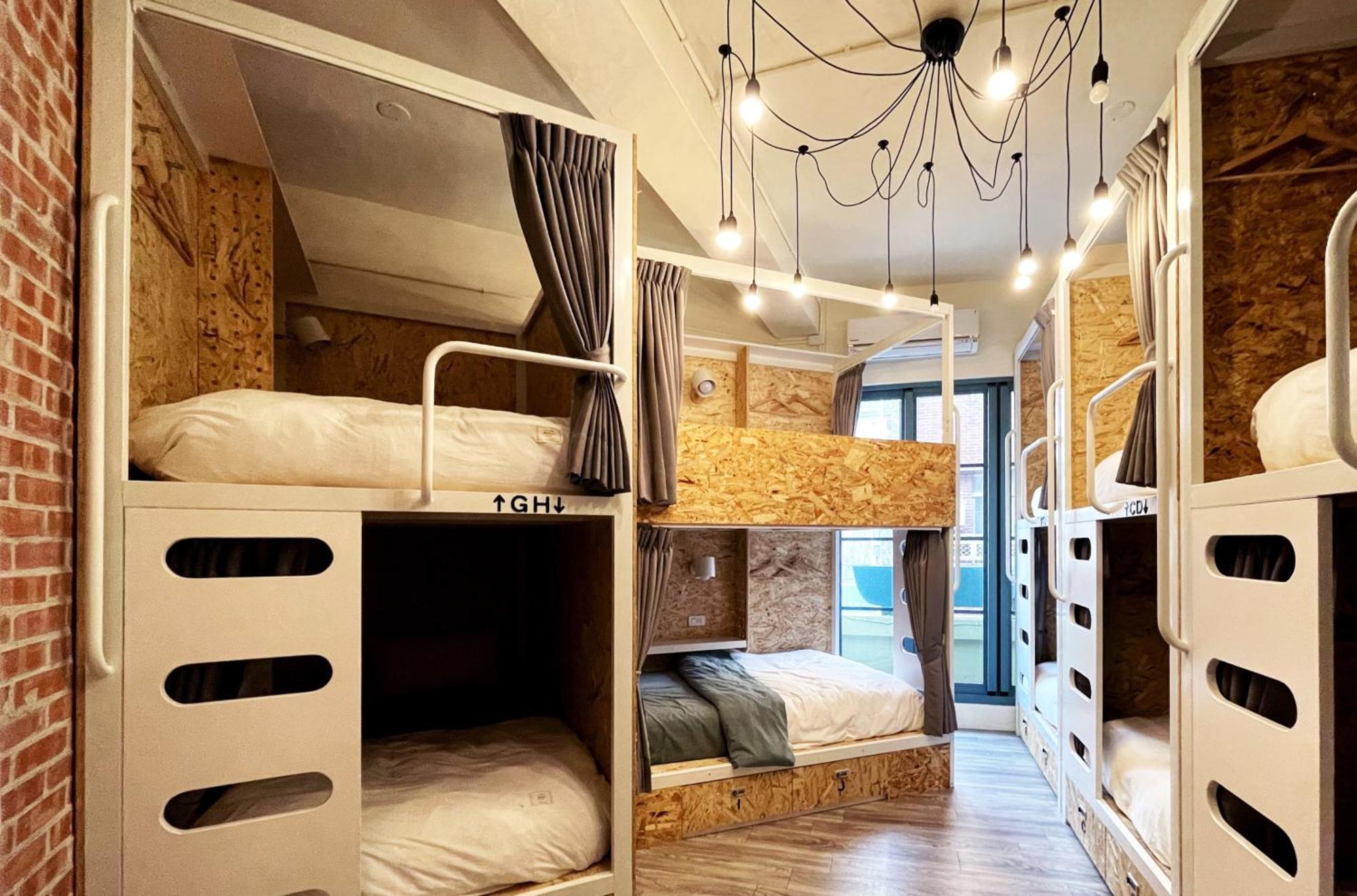 Funtime Hostel Chiayi City Exterior photo