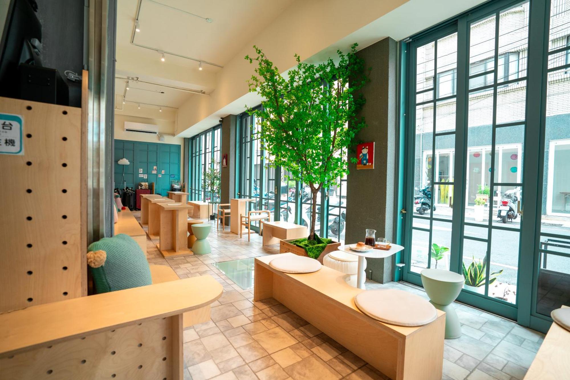 Funtime Hostel Chiayi City Exterior photo